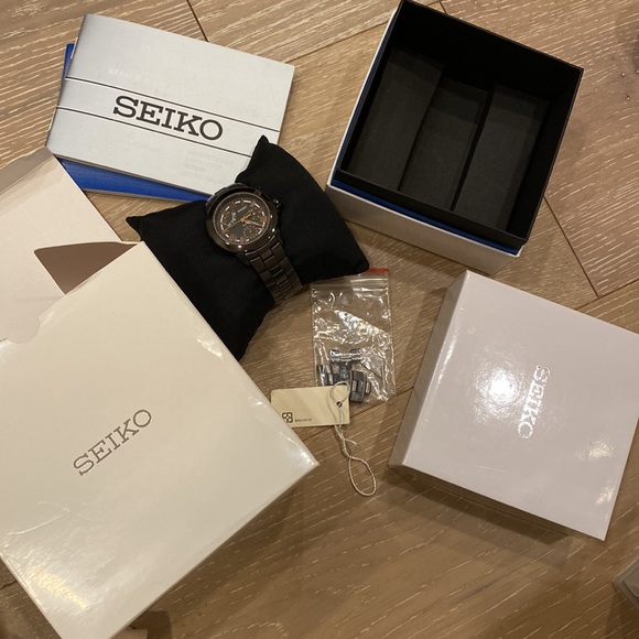 SEIKO ANALOGUE QUARTZ Japan Mechanical automatic watch LADY rose gold black - Picture 4 of 10